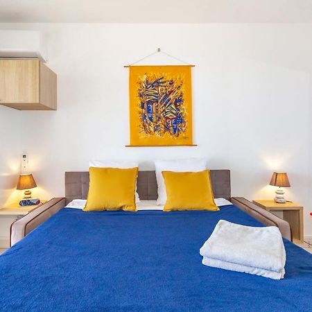 Oceanides - Studio Renove Avec Magnifique Vue Mer - Saint-Gilles-Les-Bains Exteriör bild