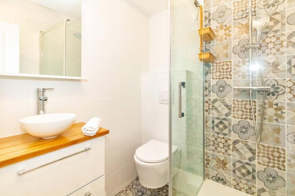 Oceanides - Studio Renove Avec Magnifique Vue Mer - Saint-Gilles-Les-Bains Exteriör bild