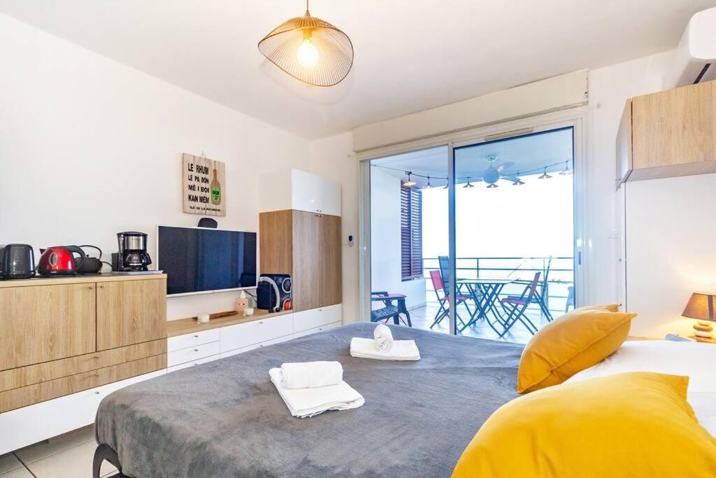 Oceanides - Studio Renove Avec Magnifique Vue Mer - Saint-Gilles-Les-Bains Exteriör bild